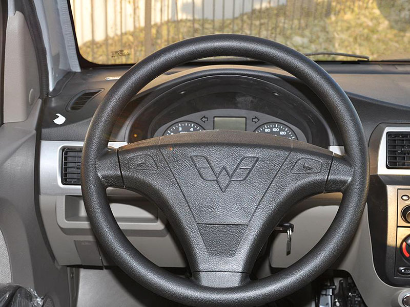 面包車方向盤到底怎么拆下來(lái)？技巧教程！