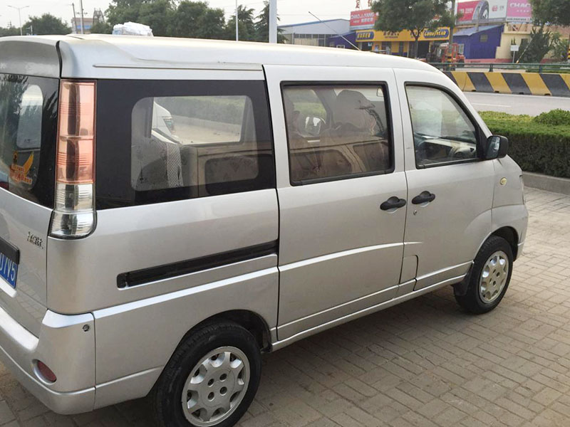 1.0排量的面包車最多能拉多重？拉貨極限！